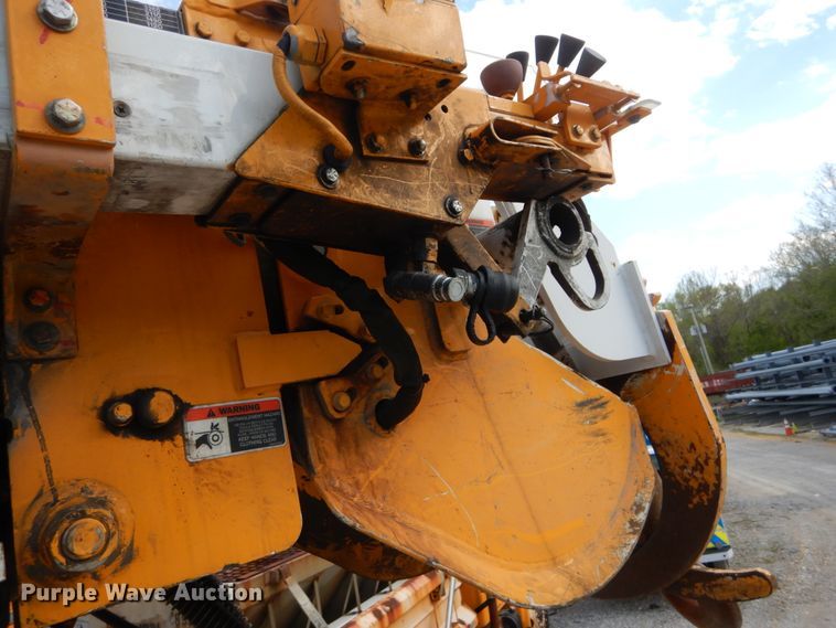 image for item IY9651 2010 International WorkStar 7400  digger derrick truck