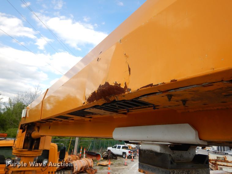 image for item IY9651 2010 International WorkStar 7400  digger derrick truck