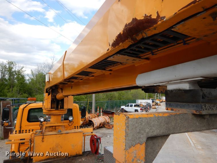 image for item IY9651 2010 International WorkStar 7400  digger derrick truck