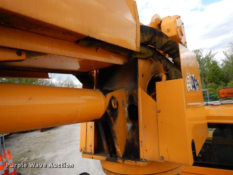 image for item IY9651 2010 International WorkStar 7400  digger derrick truck