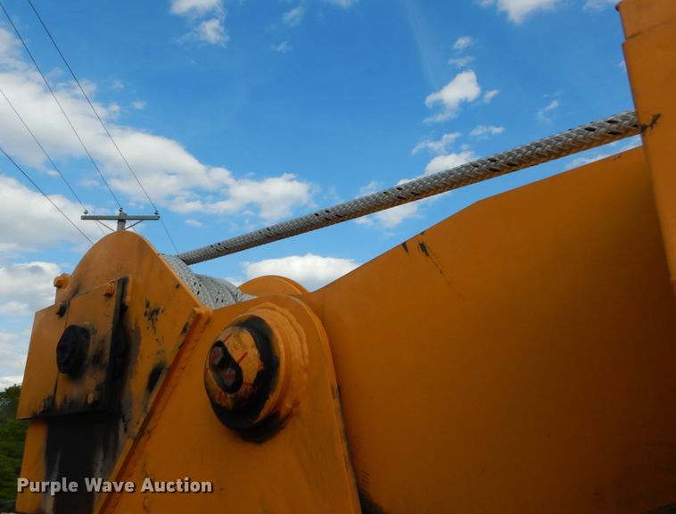 image for item IY9651 2010 International WorkStar 7400  digger derrick truck