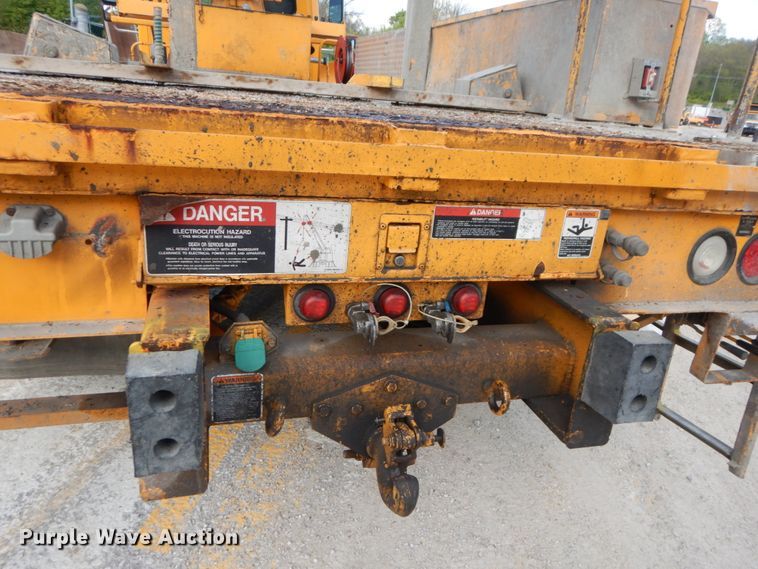 image for item IY9651 2010 International WorkStar 7400  digger derrick truck