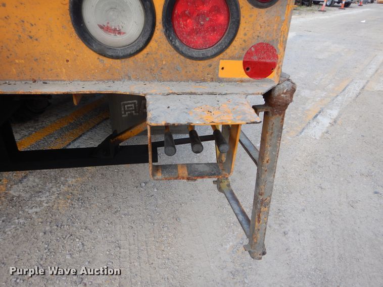 image for item IY9651 2010 International WorkStar 7400  digger derrick truck