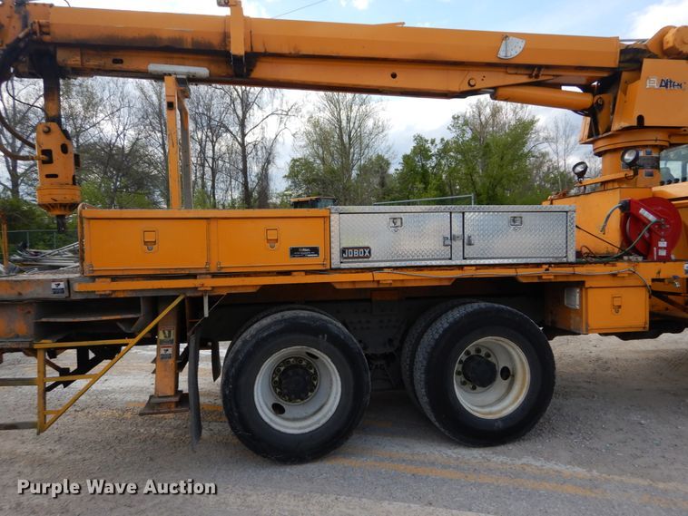 image for item IY9651 2010 International WorkStar 7400  digger derrick truck