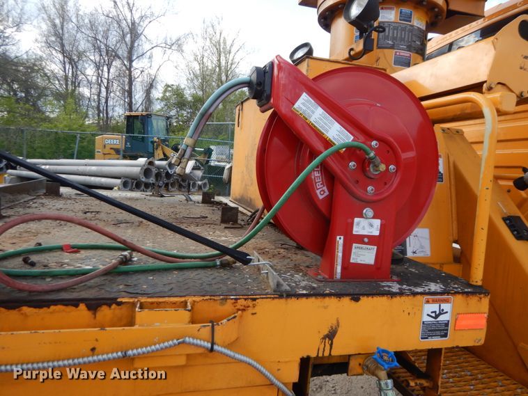 image for item IY9651 2010 International WorkStar 7400  digger derrick truck