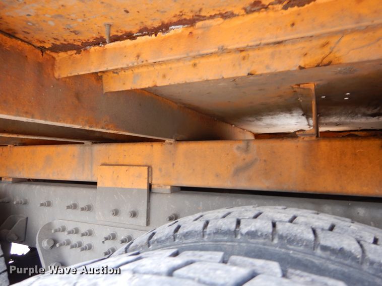 image for item IY9651 2010 International WorkStar 7400  digger derrick truck