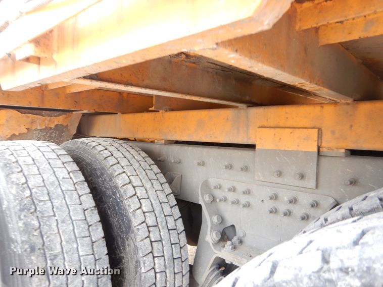 image for item IY9651 2010 International WorkStar 7400  digger derrick truck