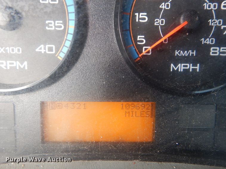 image for item IY9651 2010 International WorkStar 7400  digger derrick truck