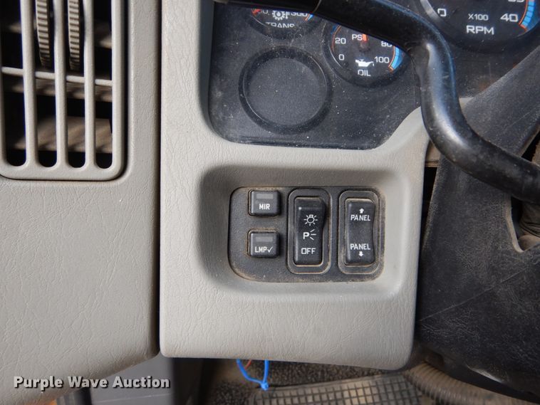 image for item IY9651 2010 International WorkStar 7400  digger derrick truck