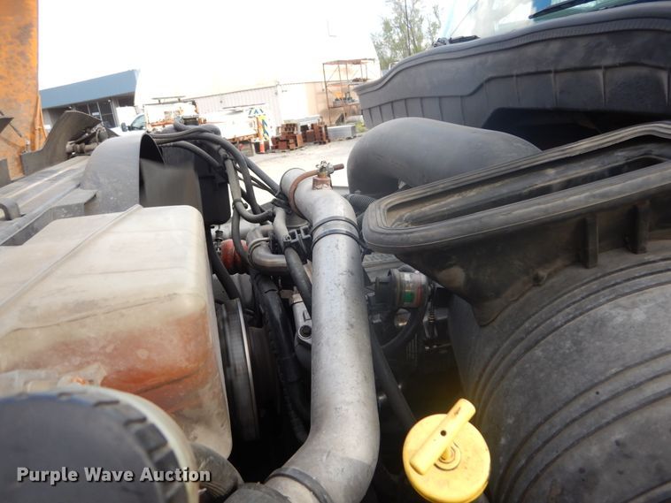 image for item IY9651 2010 International WorkStar 7400  digger derrick truck