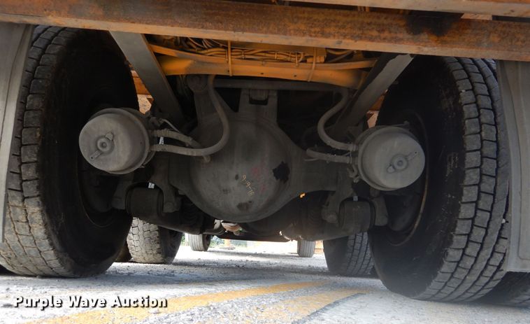 image for item IY9651 2010 International WorkStar 7400  digger derrick truck