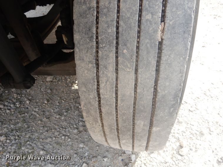 image for item IY9651 2010 International WorkStar 7400  digger derrick truck