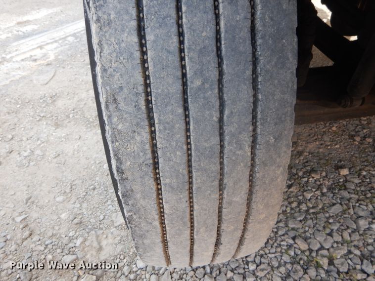 image for item IY9651 2010 International WorkStar 7400  digger derrick truck