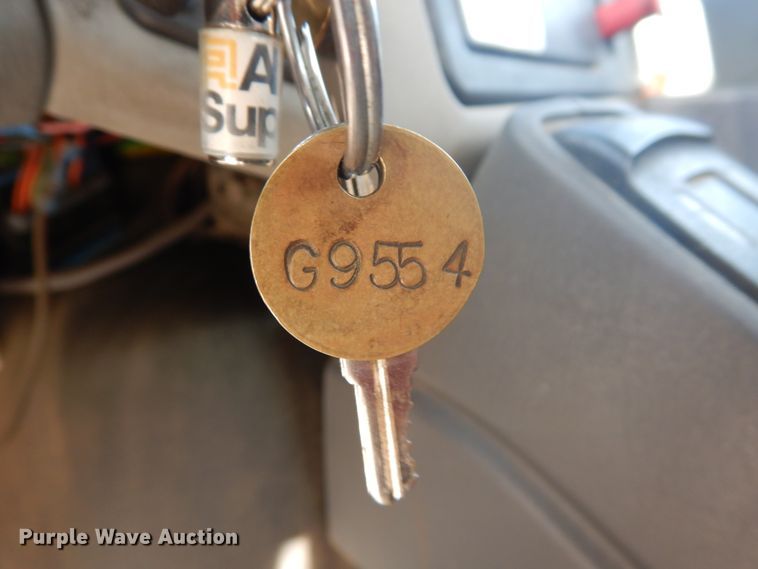 image for item IY9651 2010 International WorkStar 7400  digger derrick truck