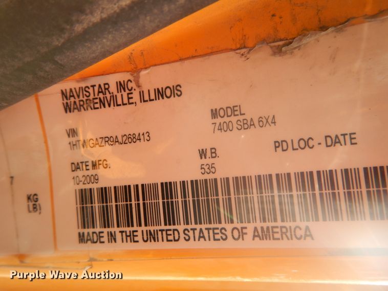 image for item IY9651 2010 International WorkStar 7400  digger derrick truck