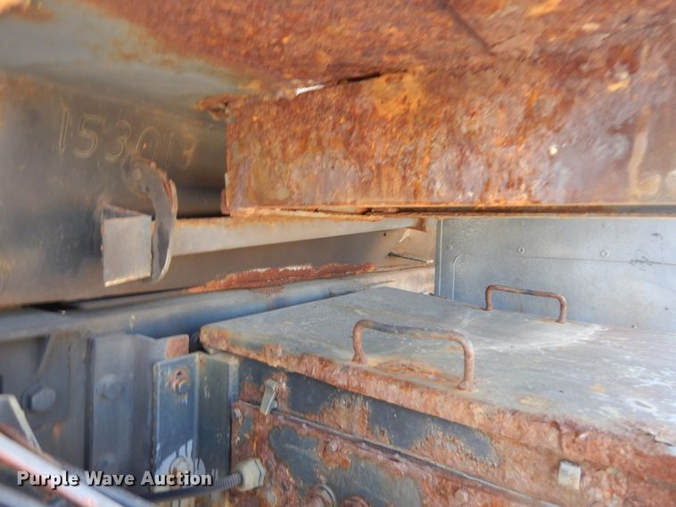 image for item IY9655 2002 International 4900  dump truck