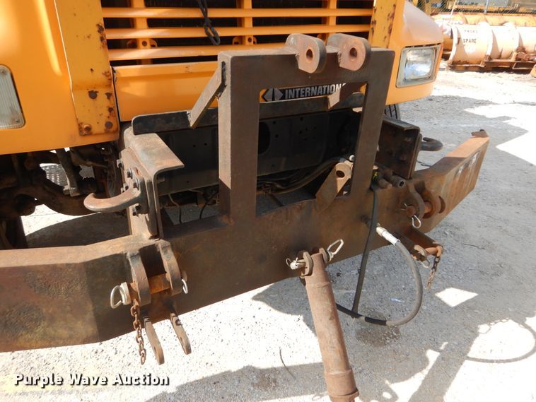 image for item IY9655 2002 International 4900  dump truck