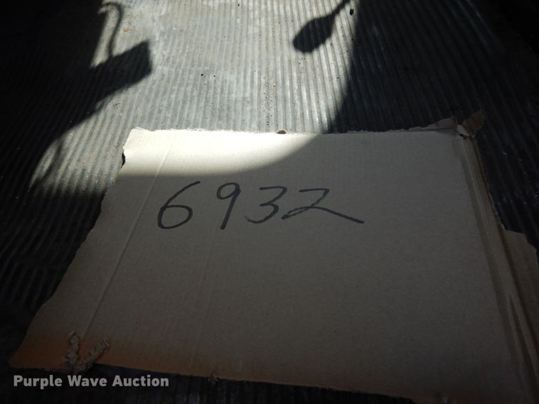 image for item IY9655 2002 International 4900  dump truck