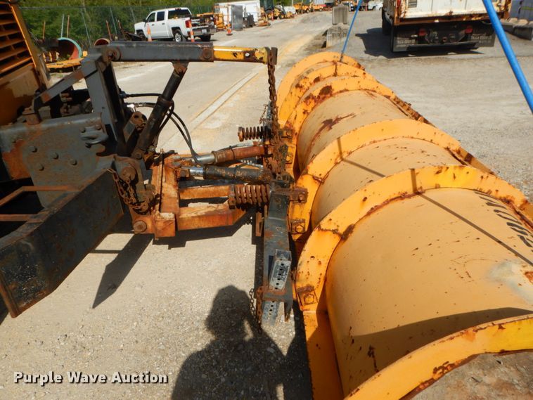 image for item IY9656 2002 International 4900  dump truck