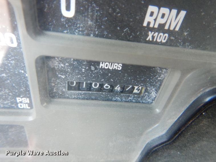 image for item IY9656 2002 International 4900  dump truck