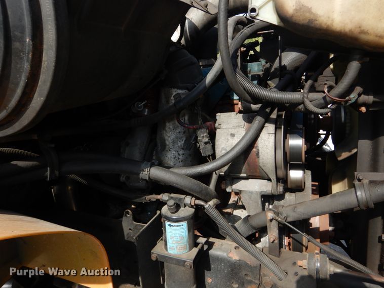 image for item IY9656 2002 International 4900  dump truck