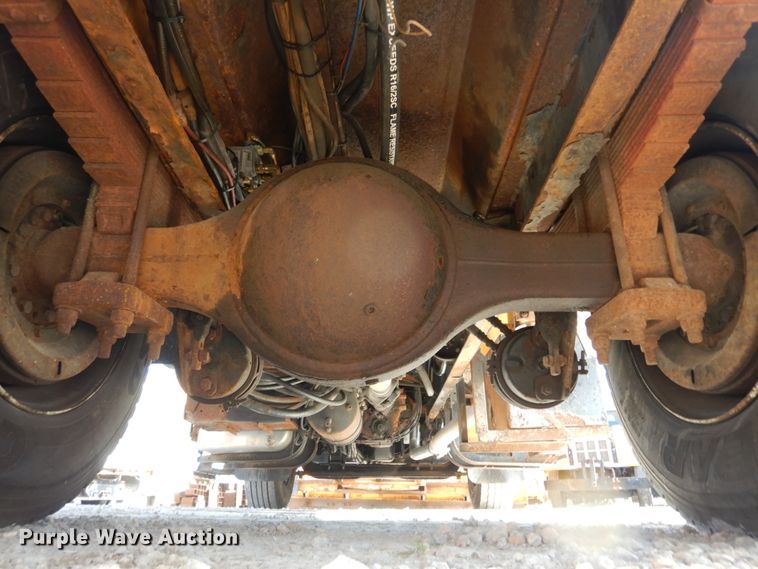 image for item IY9656 2002 International 4900  dump truck