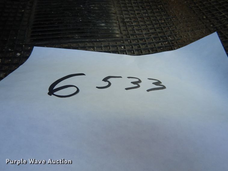 image for item IY9656 2002 International 4900  dump truck