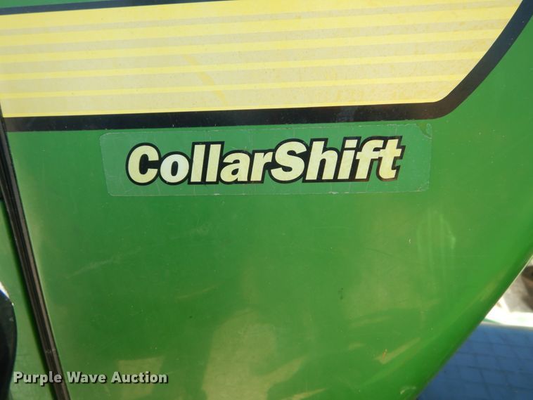 image for item IY9659 2004 John Deere 5220  tractor