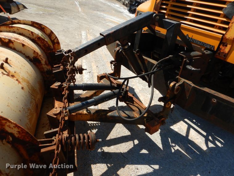 image for item IY9661 2002 International 4900  dump truck