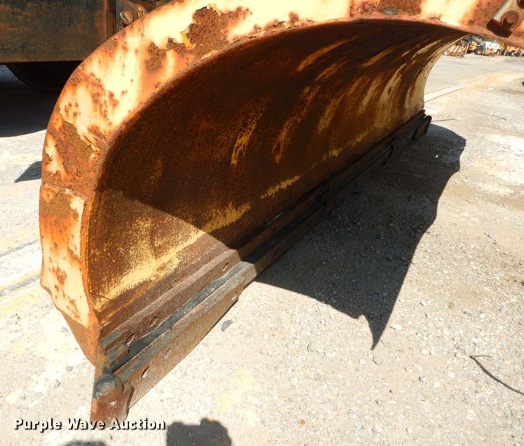 image for item IY9661 2002 International 4900  dump truck