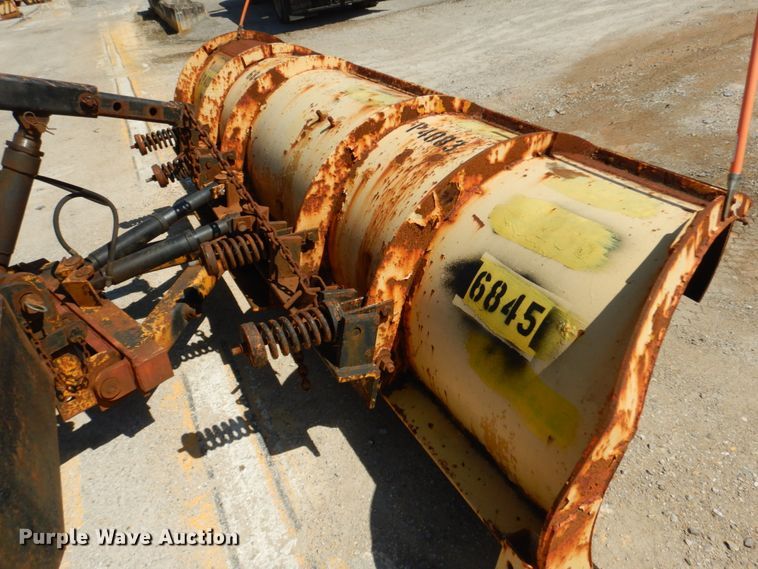 image for item IY9661 2002 International 4900  dump truck