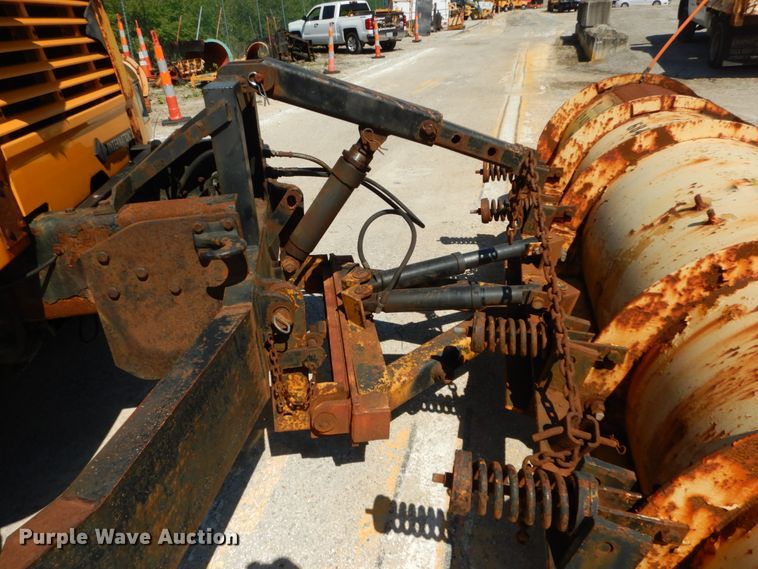 image for item IY9661 2002 International 4900  dump truck