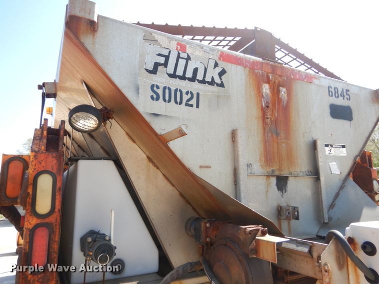 image for item IY9661 2002 International 4900  dump truck