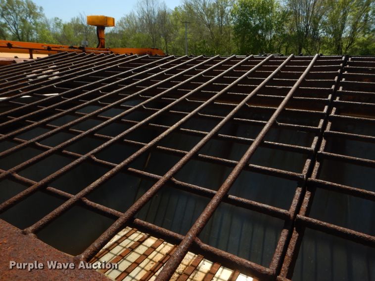 image for item IY9661 2002 International 4900  dump truck