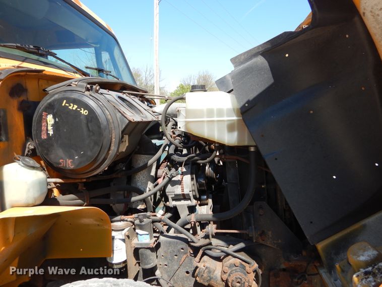 image for item IY9661 2002 International 4900  dump truck