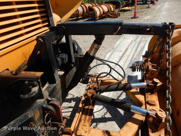 image for item IY9665 2002 International 4900  dump truck