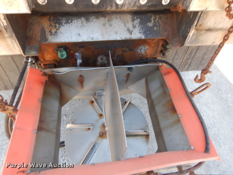 image for item IY9665 2002 International 4900  dump truck