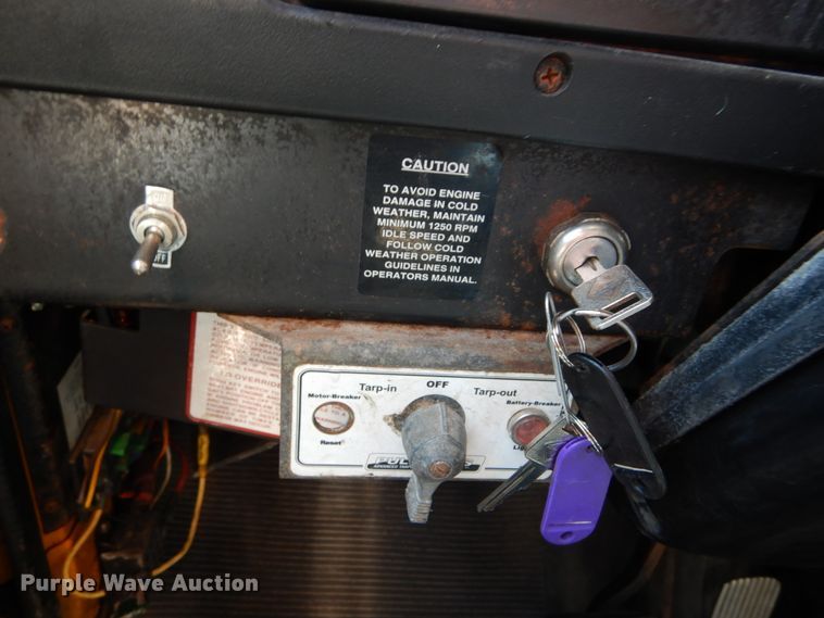 image for item IY9665 2002 International 4900  dump truck