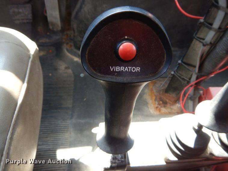 image for item IY9665 2002 International 4900  dump truck