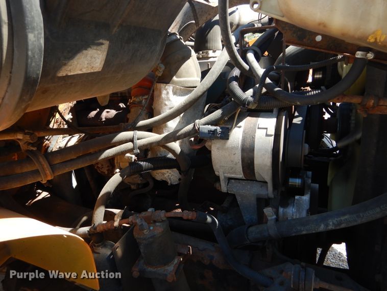 image for item IY9665 2002 International 4900  dump truck