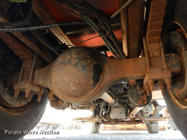 image for item IY9665 2002 International 4900  dump truck