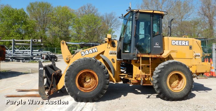 image for item IY9668 2003 John Deere 544H  wheel loader