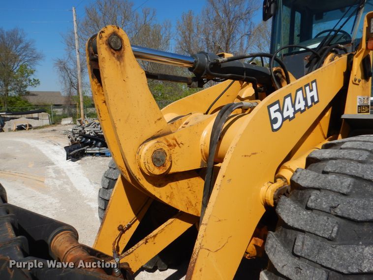 image for item IY9668 2003 John Deere 544H  wheel loader
