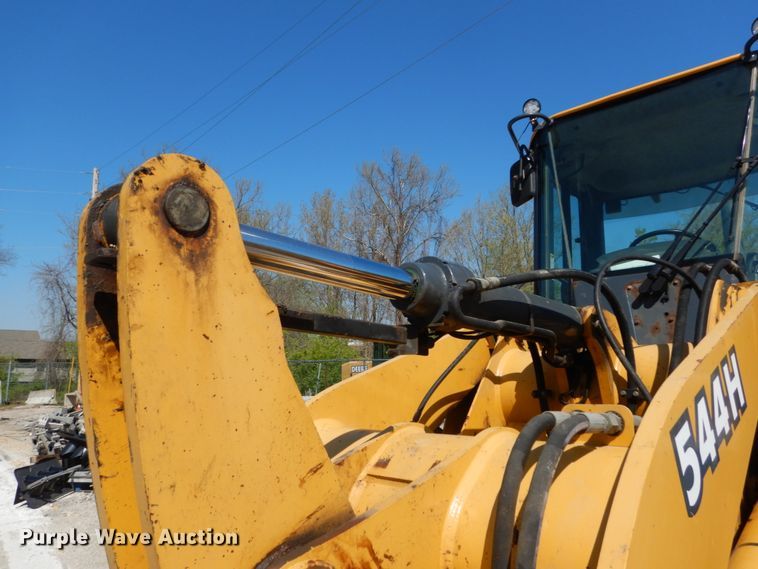 image for item IY9668 2003 John Deere 544H  wheel loader