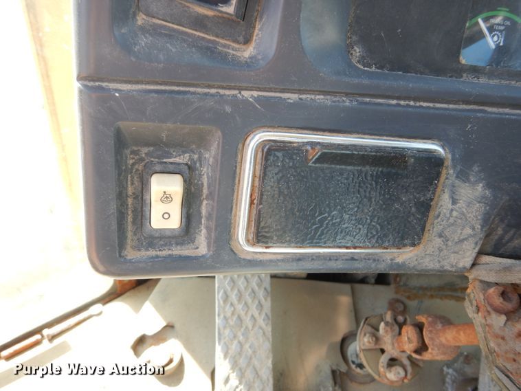 image for item IY9668 2003 John Deere 544H  wheel loader