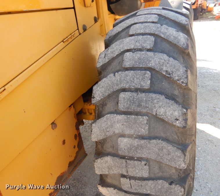 image for item IY9668 2003 John Deere 544H  wheel loader