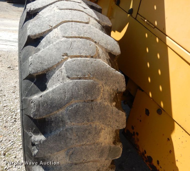 image for item IY9668 2003 John Deere 544H  wheel loader