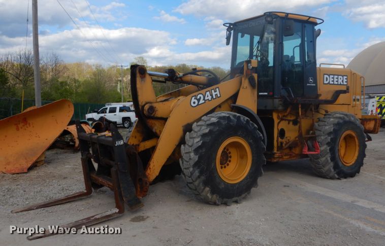 image for item IY9673 John Deere 624H  wheel loader