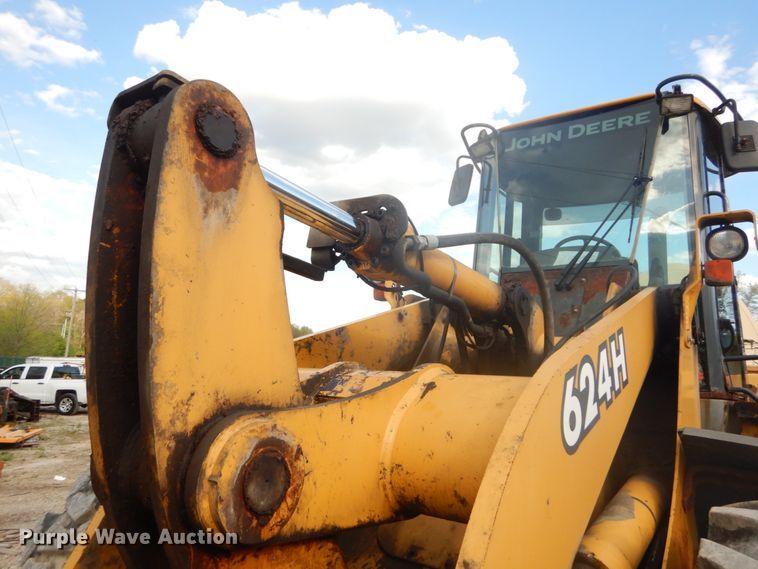 image for item IY9673 John Deere 624H  wheel loader