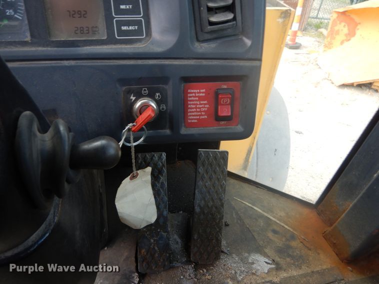 image for item IY9673 John Deere 624H  wheel loader